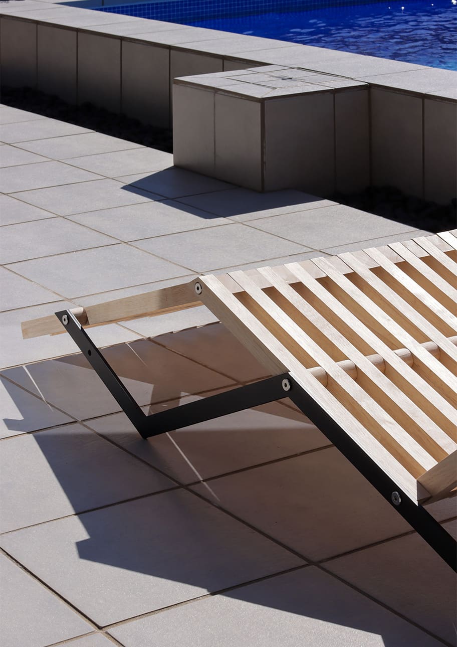 EXA シェーズロング 木製 椅子 アウトドアチェア 屋外チェア