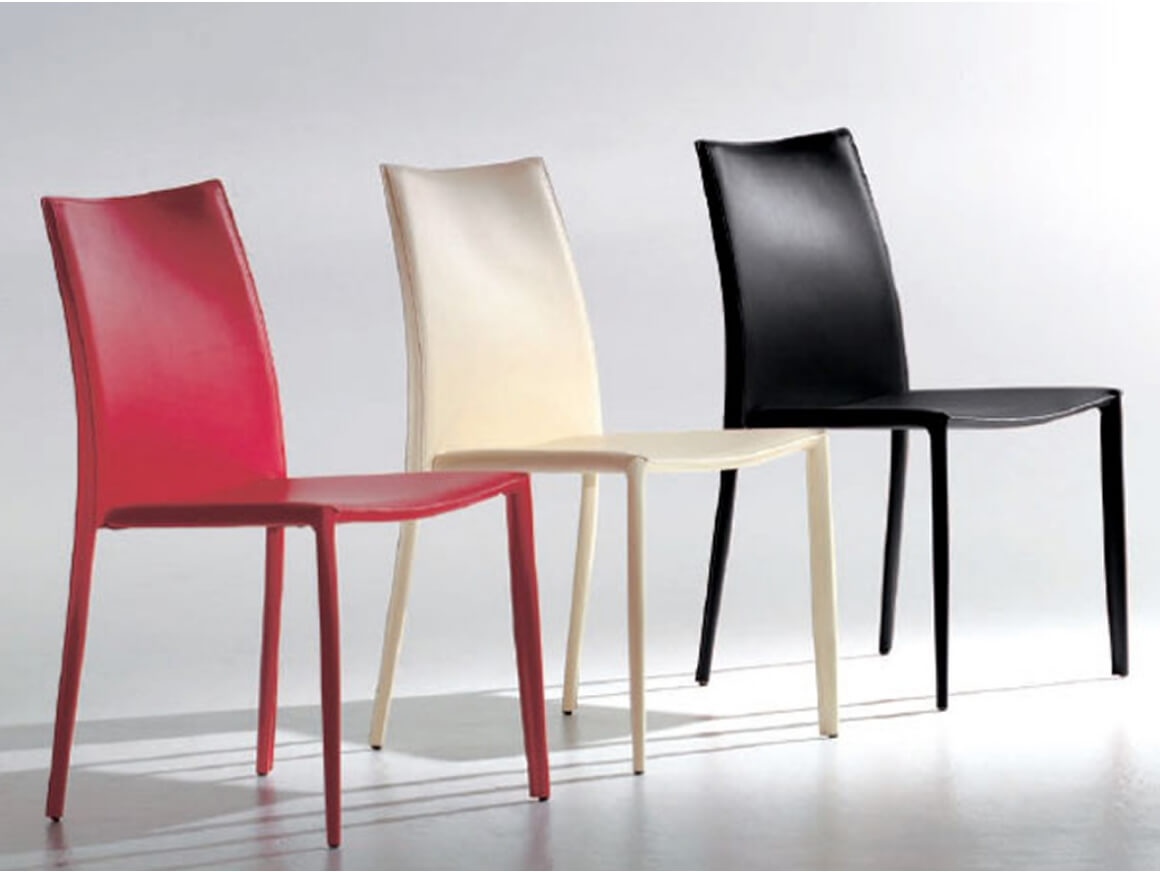 遠藤照明によるインテリア家具