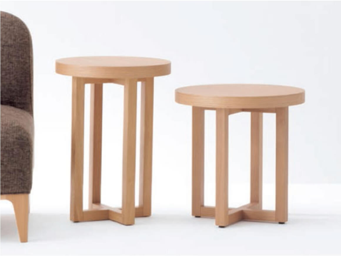 遠藤照明によるインテリア家具