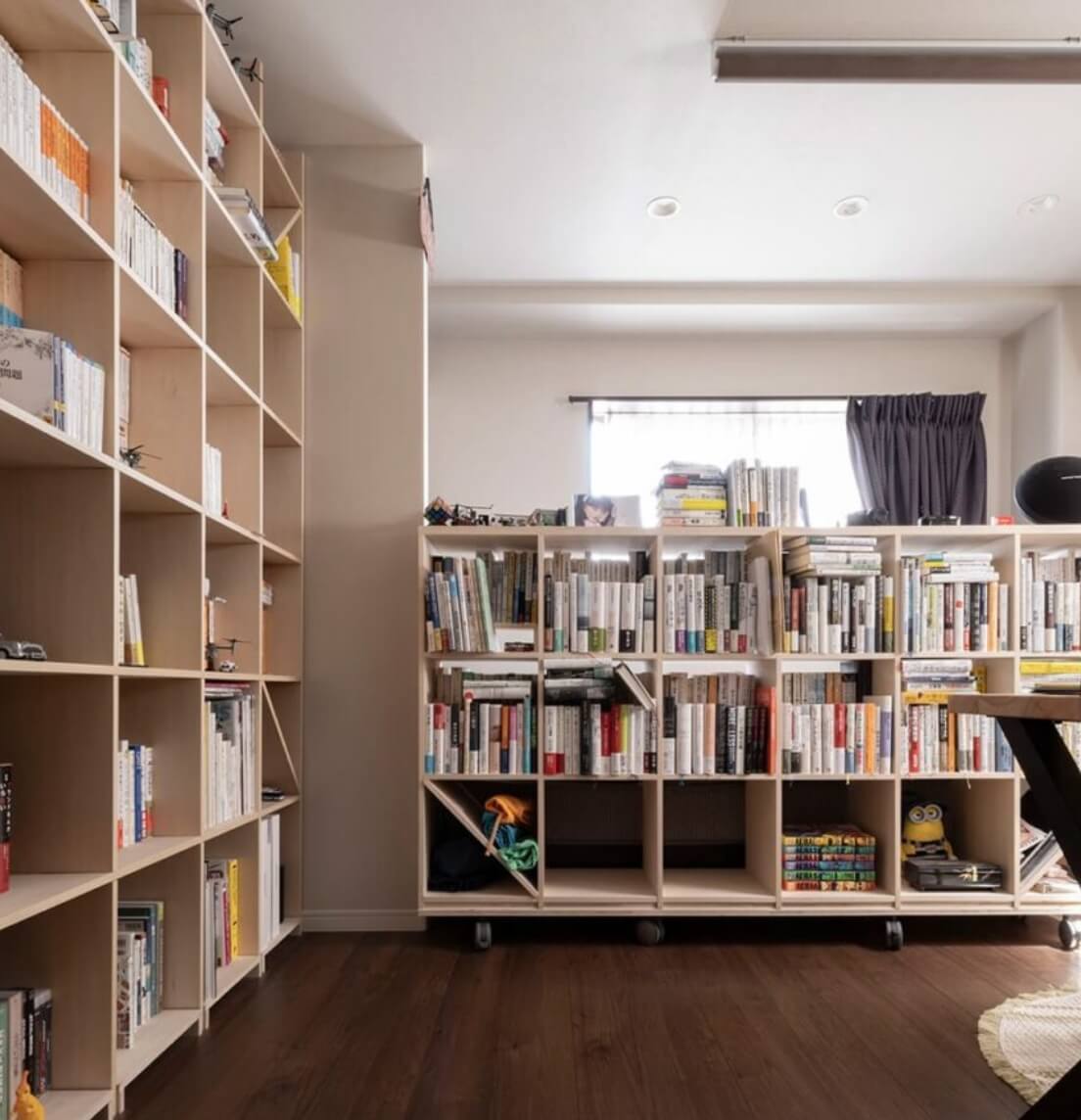 ロータイプ収納本棚