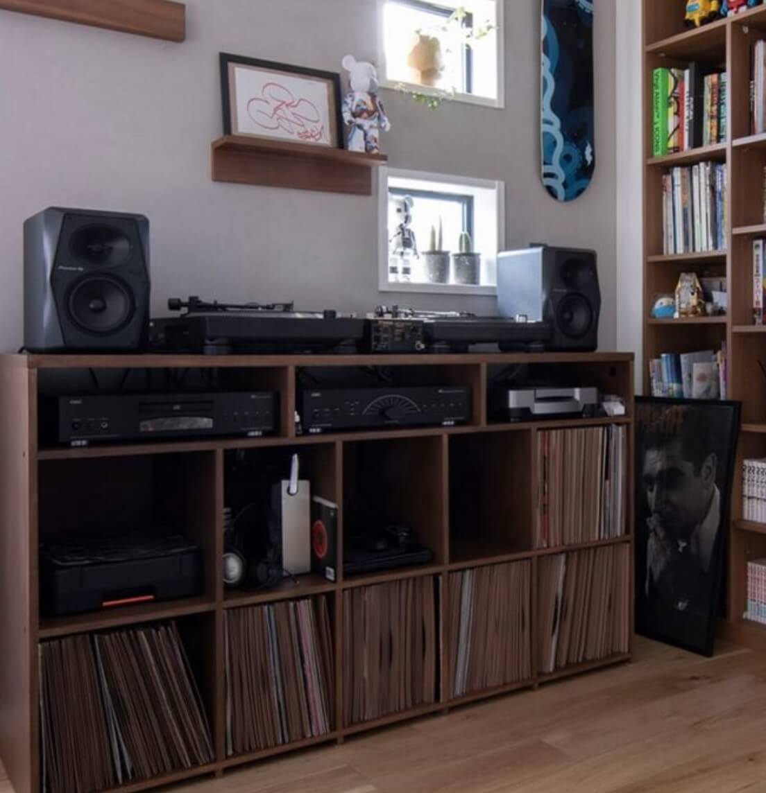 ロータイプ収納本棚