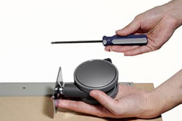 キャスター取付方法