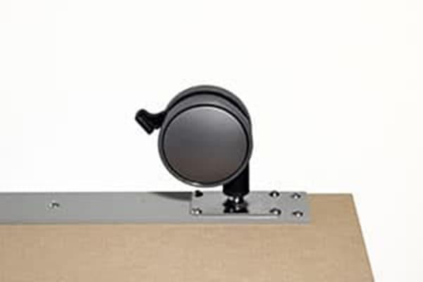 キャスター取付方法