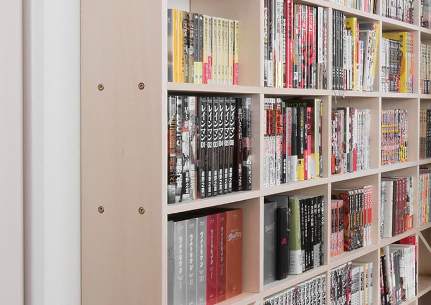 A5判にぴったりの薄型設計、大量の本もすっきり、見やすく