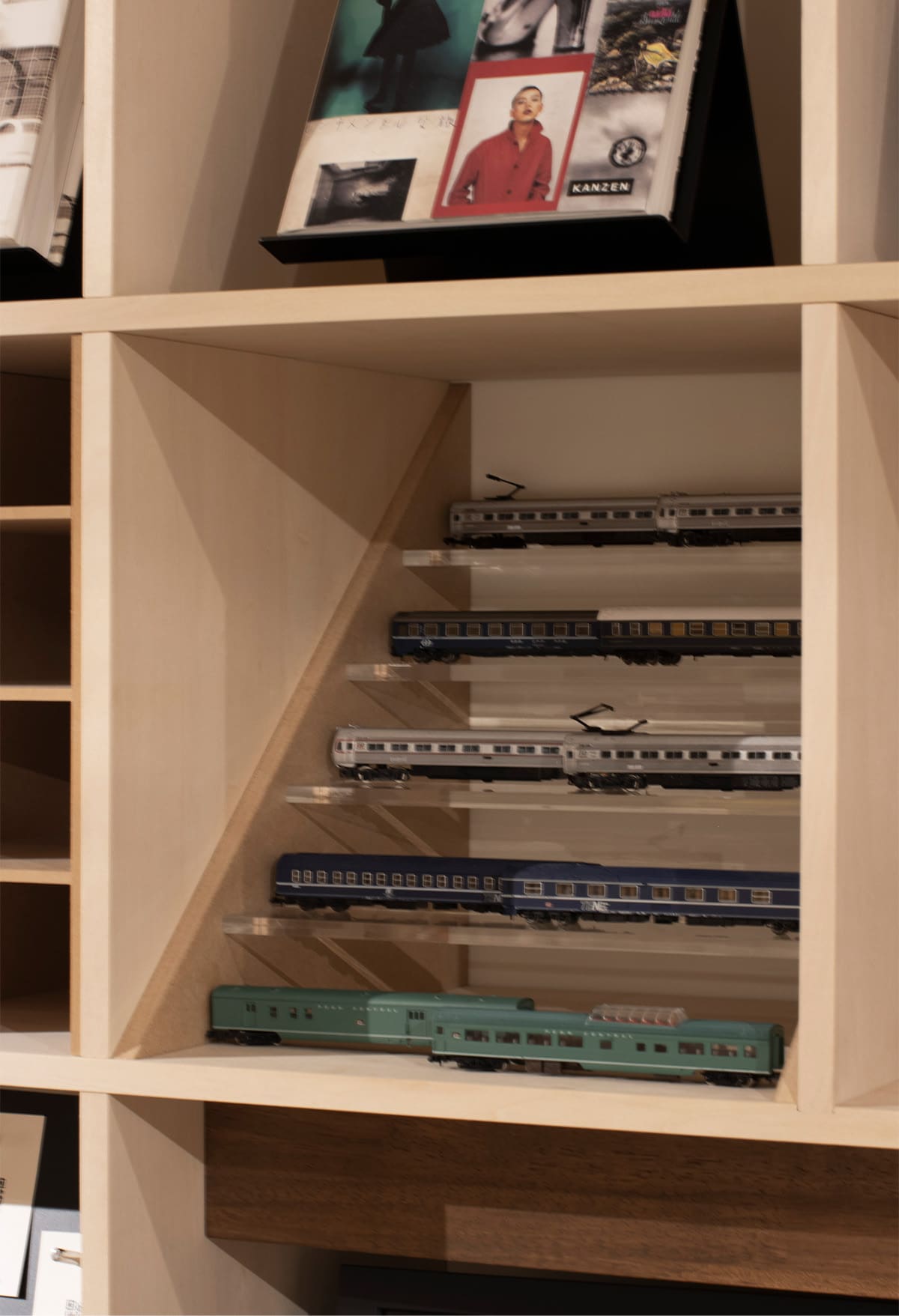 Shelf ディスプレイスタンド（本棚 奥行350mm専用）