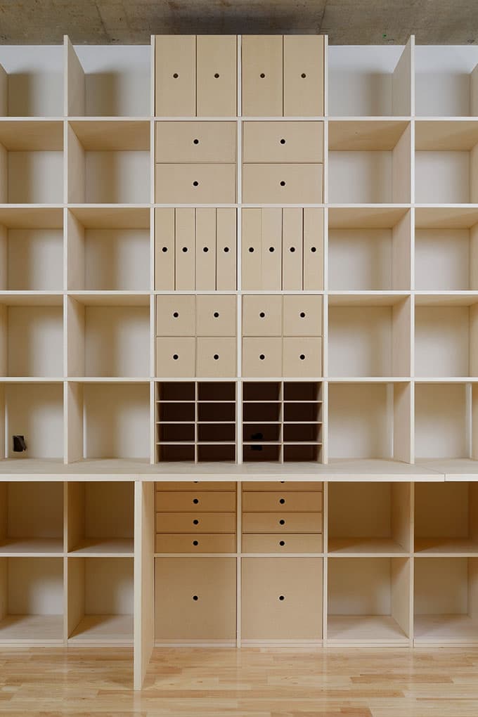 おすすめ本棚付きデスク④ 「Shelf カウンター+スタンディングデスク付き本棚」