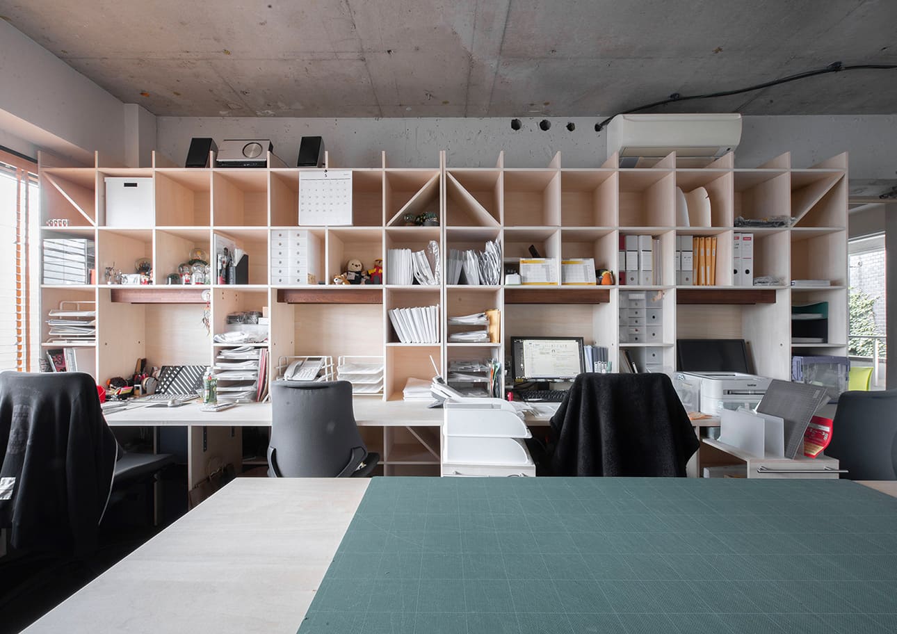 カウンター付き・開口部のある本棚 奥行350mm 縦7コマ×横7コマ 2-222|margherita（マルゲリータ）