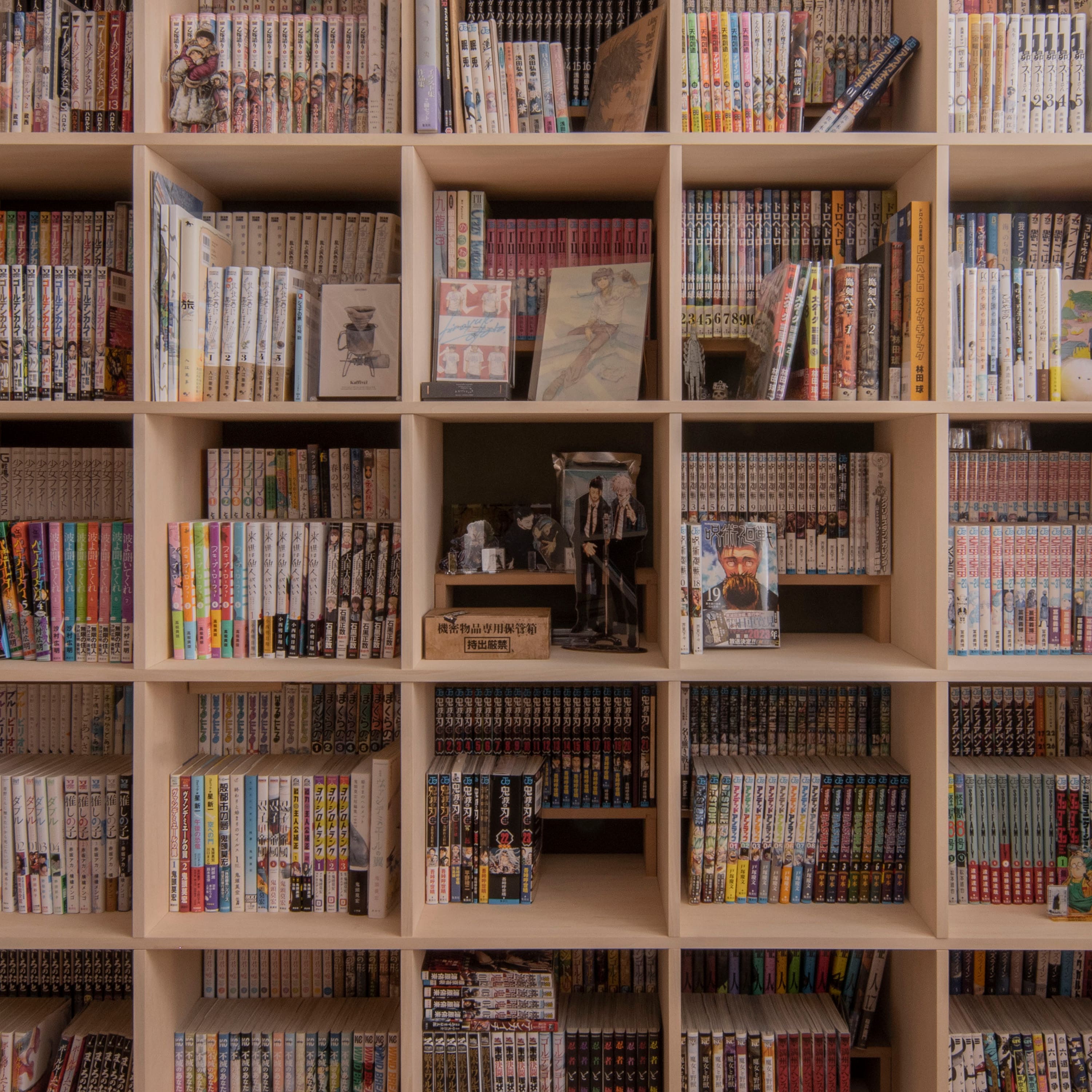 Shelf 本棚の中の棚