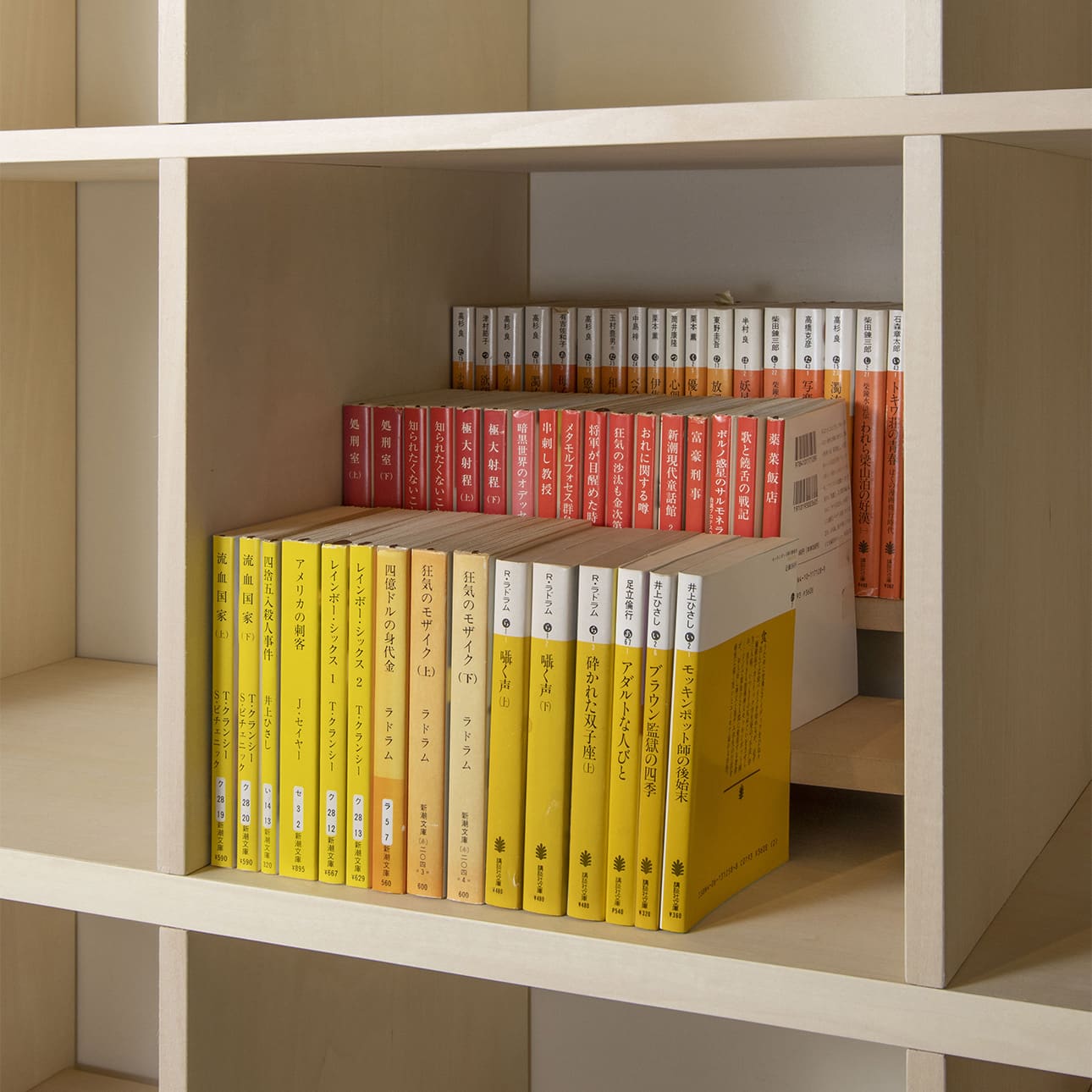 Shelf 本棚の中の棚-04（文庫本 新書判 B6判コミック本）