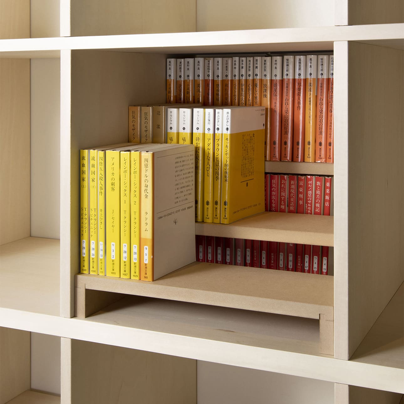Shelf 本棚の中の棚-04（文庫本 新書判 B6判コミック本）