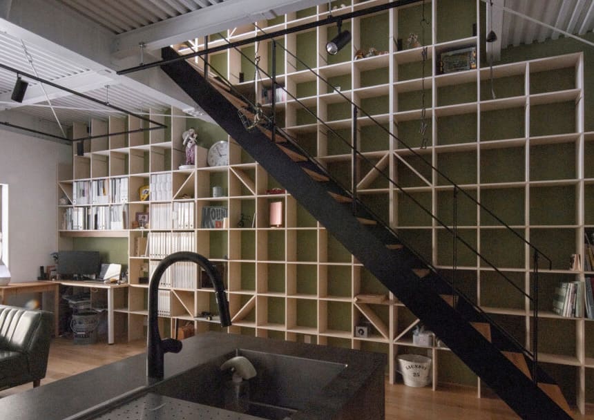 カスタマイズ対応で、造作家具のような本棚を実現