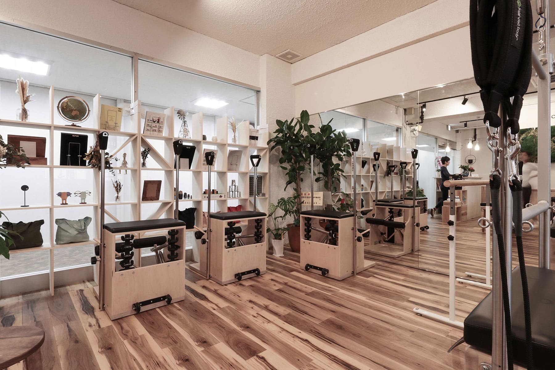 オープンシェルフ 壁面本棚 ウォールシェルフ