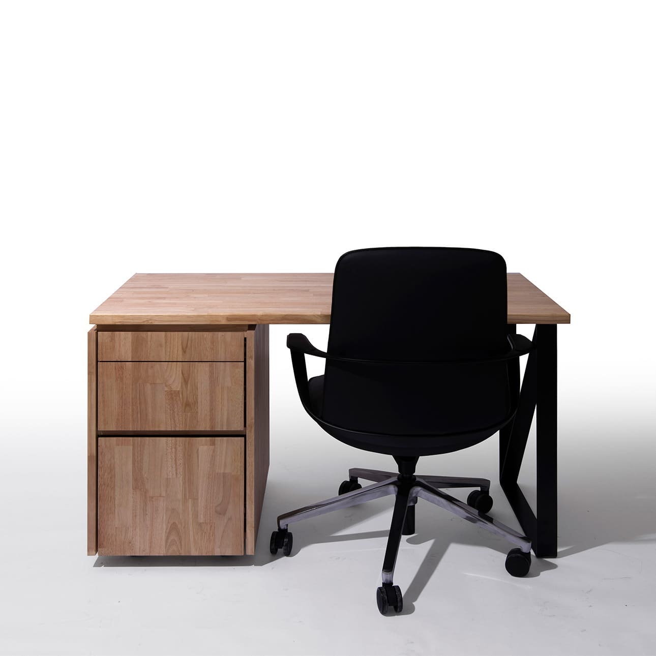 Studio ワークデスク 幅1400mm(キャビネット付き)