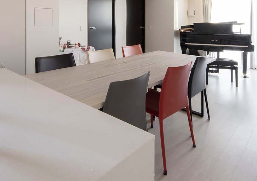 ダイニングテーブル