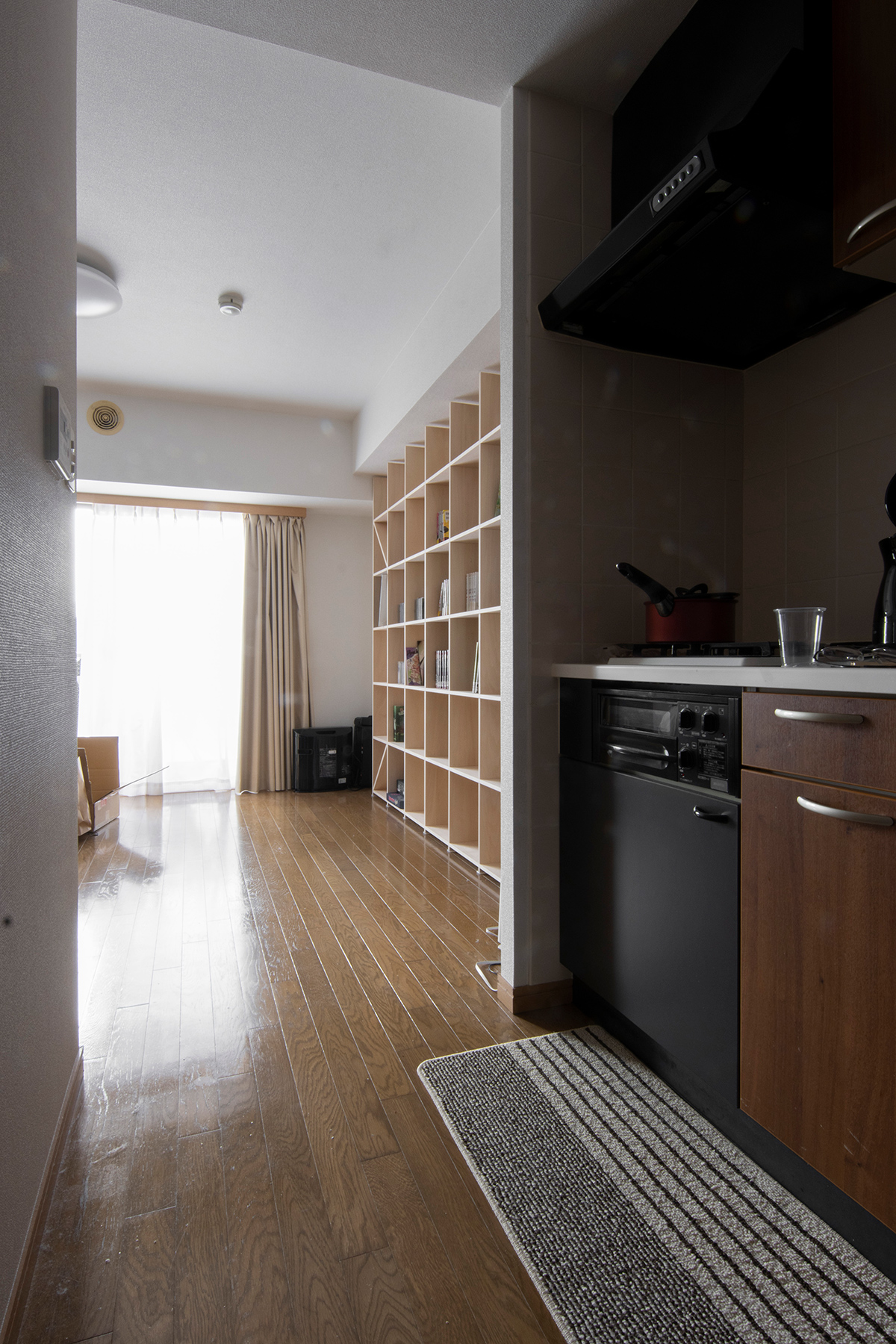 梁下にすっきり納める 壁一面の本棚 奥行350mm Shelf No 104 マルゲリータお客様の使用例 梁下にすっきり納める 壁一面の本棚 奥行350mm Shelf No 104 マルゲリータお客様の使用例