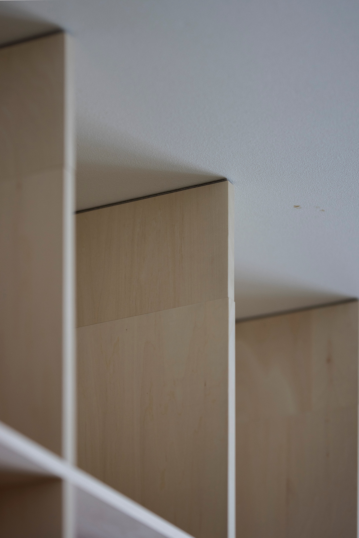 本棚の高さを調節する | 壁一面の本棚 奥行350mm / Shelf (No.116)続き | マルゲリータ使用例 シンプル おしゃれ 部屋 インテリア レイアウト