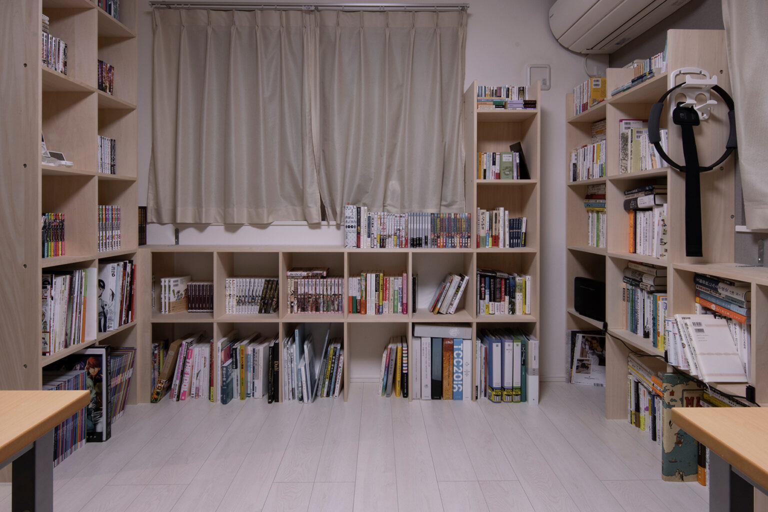 実例⑤ 壁4面を大小の本棚で囲んだ書斎