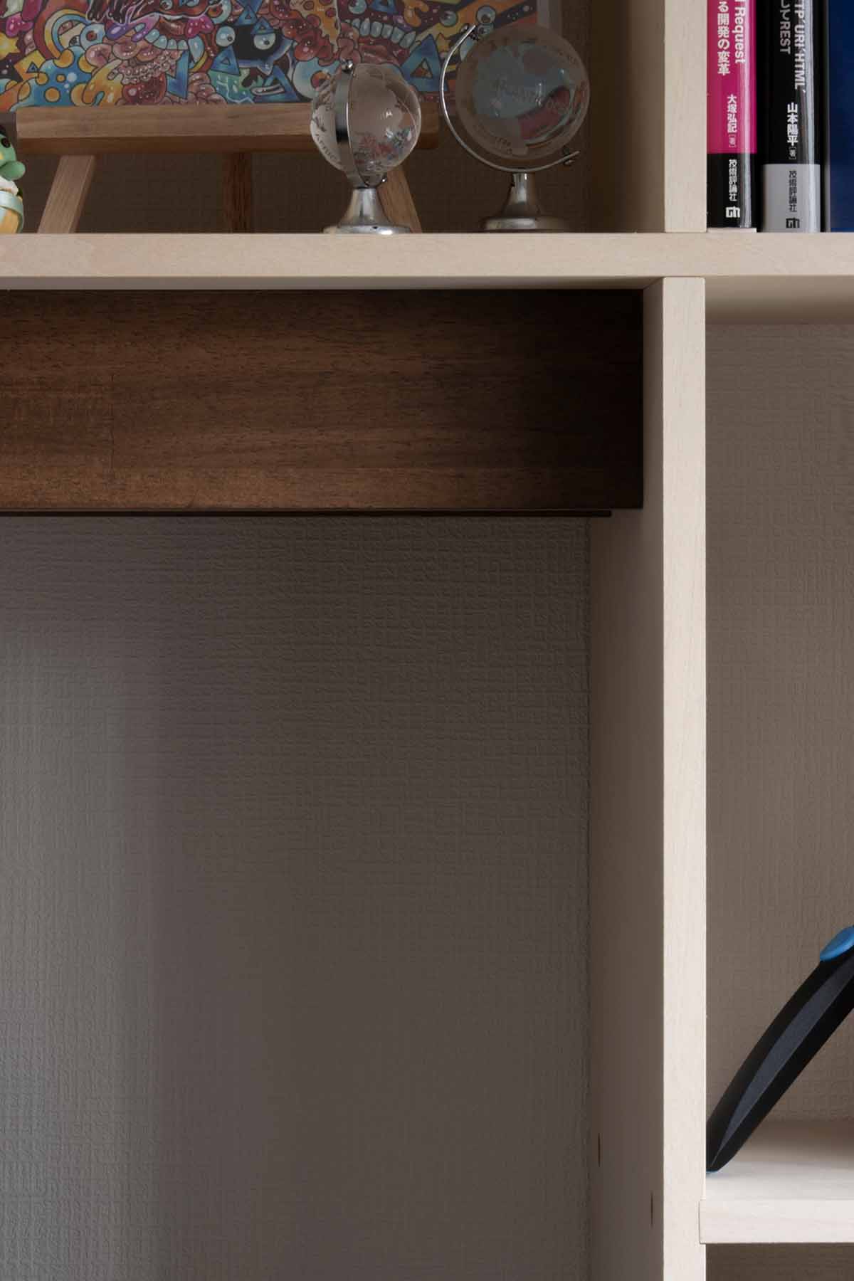 2列を調整して部屋に納まる寸法に | 開口部のある本棚 / Shelf (No.18) | マルゲリータ使用例 シンプル おしゃれ 部屋 インテリア レイアウト