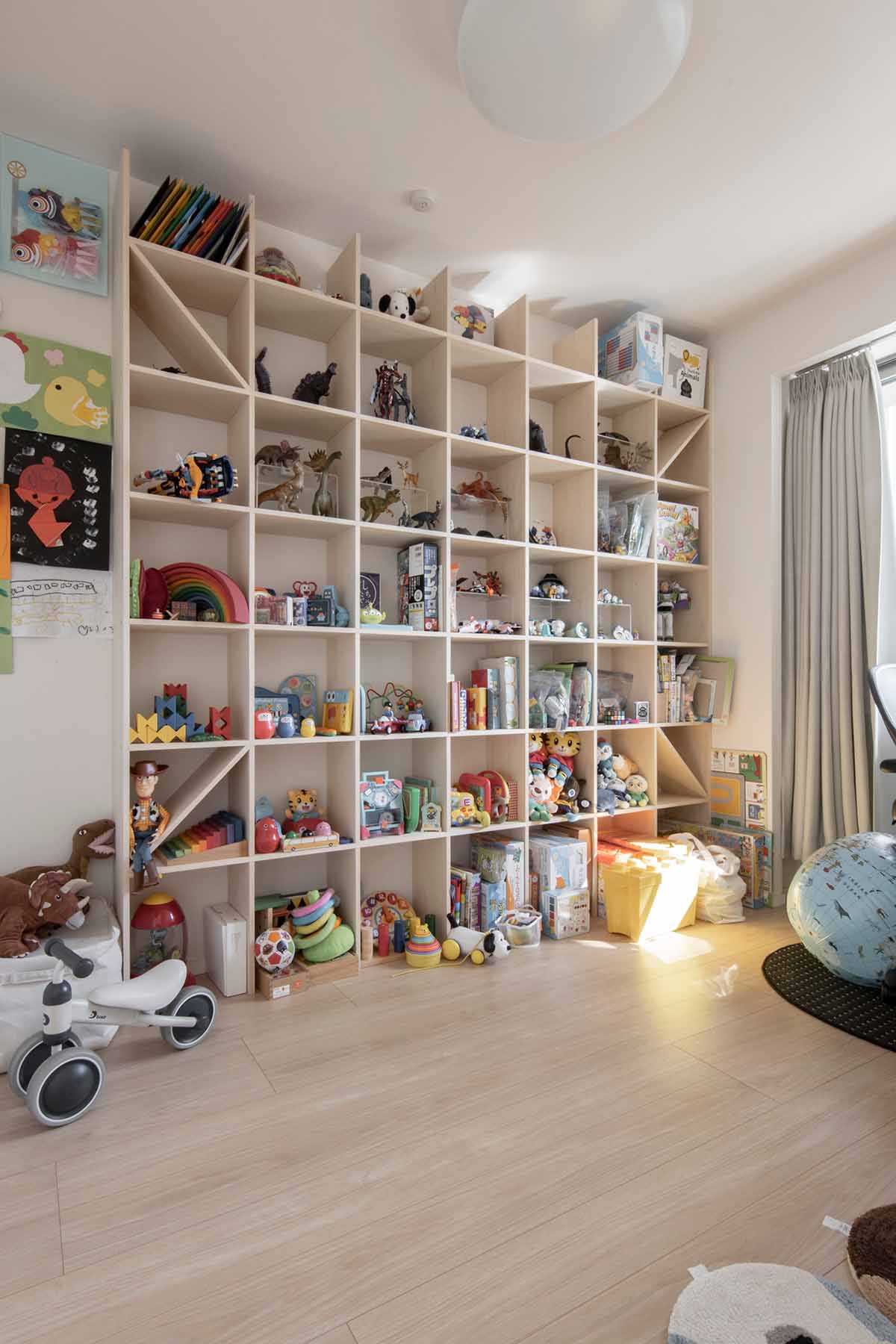 子供部屋の玩具専用の壁面収納