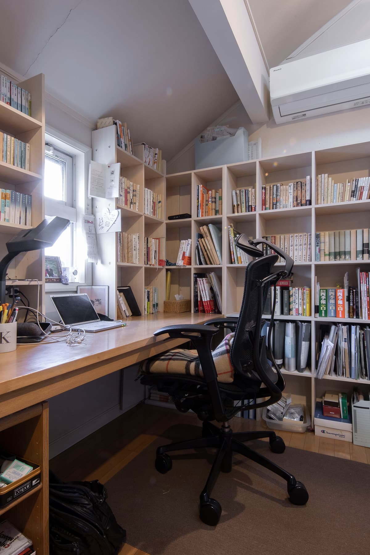 書斎の大容量収納できる本棚