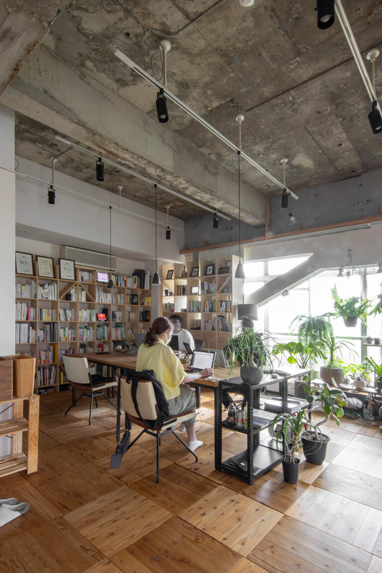 おしゃれなオフィス家具のポイント1：空間コンセプトに合うデザインを選ぶ