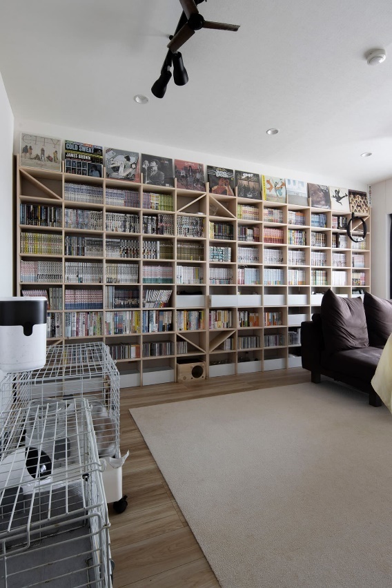大容量の漫画本棚の種類「壁面収納本棚」