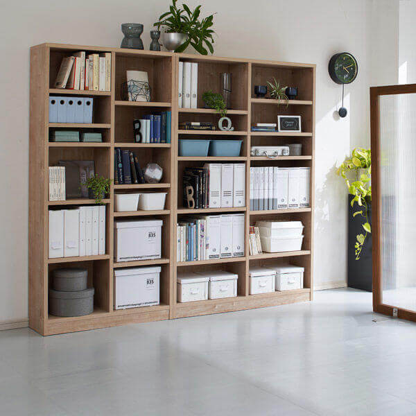 オフィスのおしゃれ本棚⑪ 木製で頑丈な本棚 バリュテック・インターナショナル「ハイタイプ本棚」