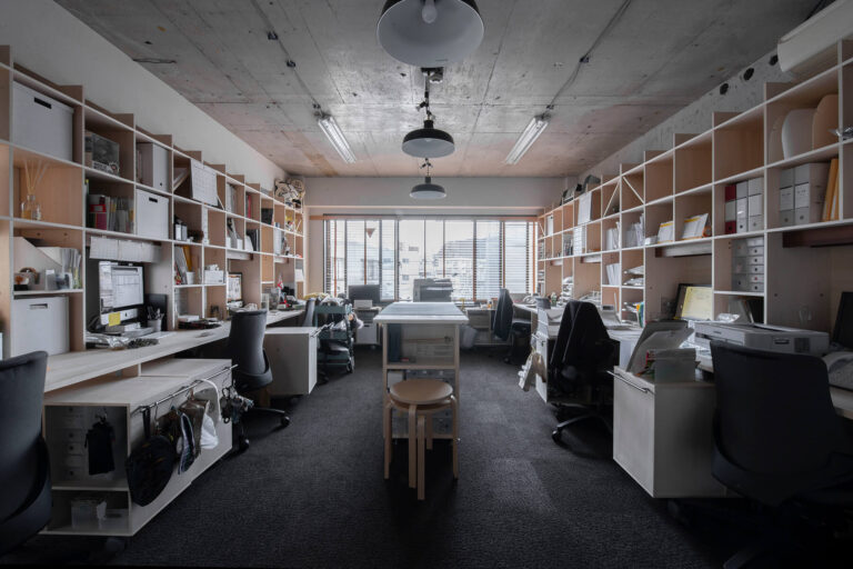 小規模オフィスのレイアウト⑤ クリエイティブなオフィスワークスペース