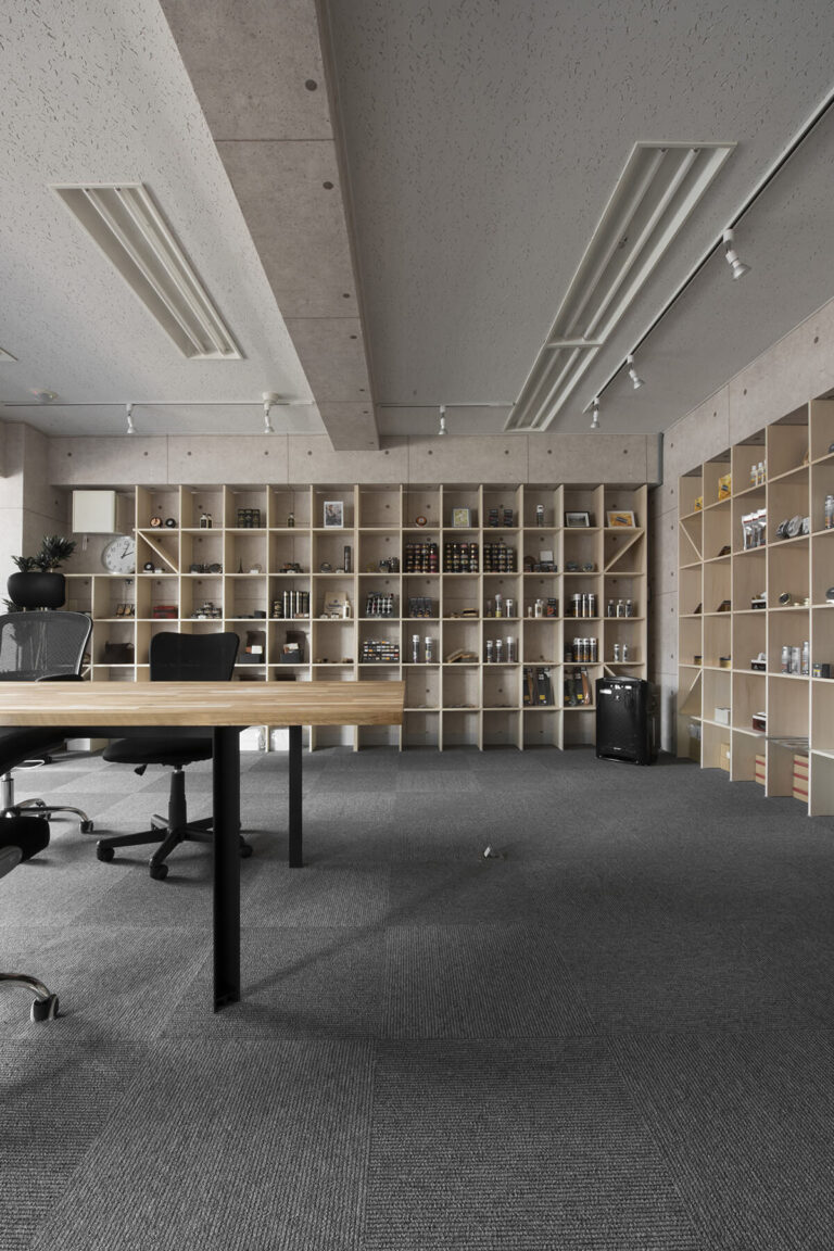 おすすめのオフィス大容量本棚⑥ ディスプレイスペースとしても活用