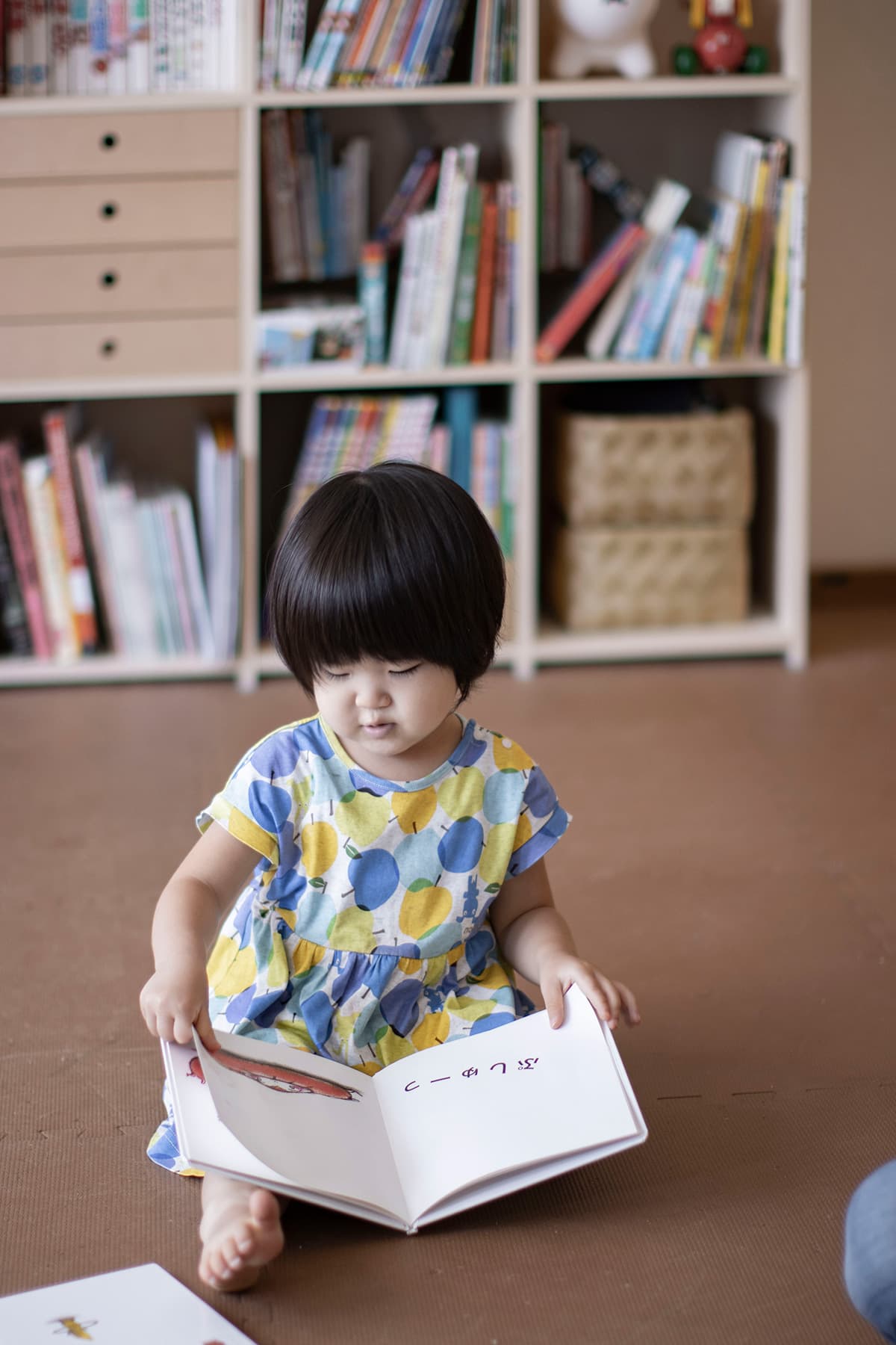 小さな本棚を2台並べる子供用　リビングボード