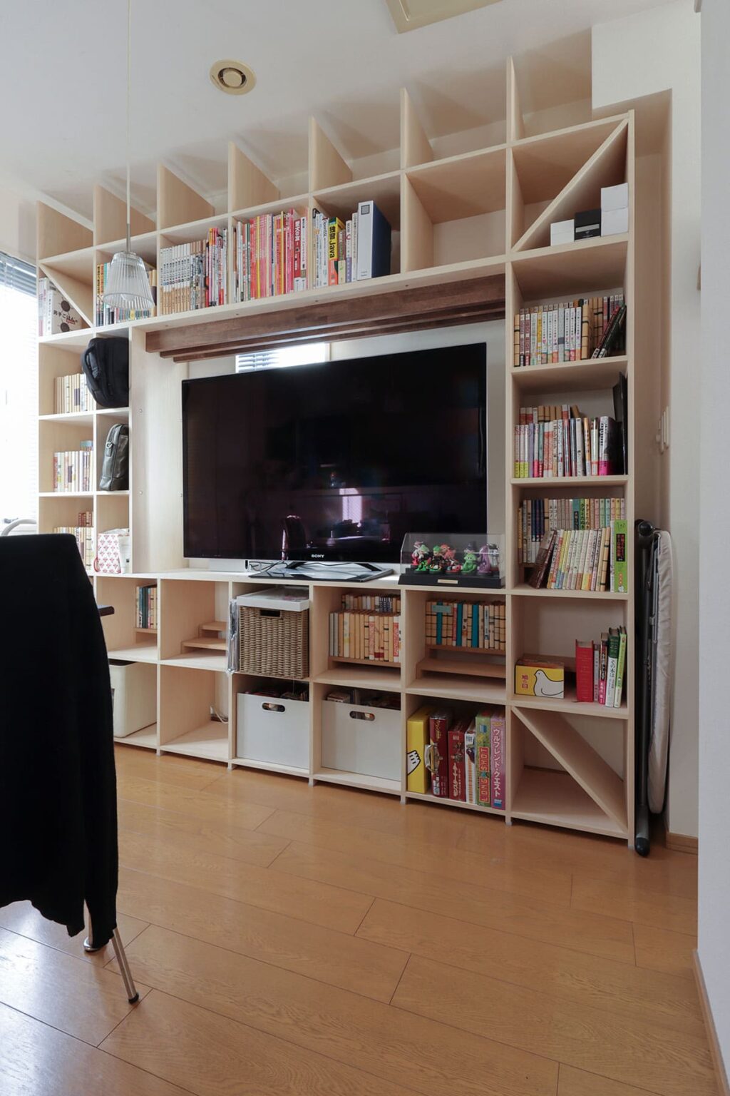 テレビ台と壁面収納を兼ねるおすすめ商品と収納の実例をご紹介!