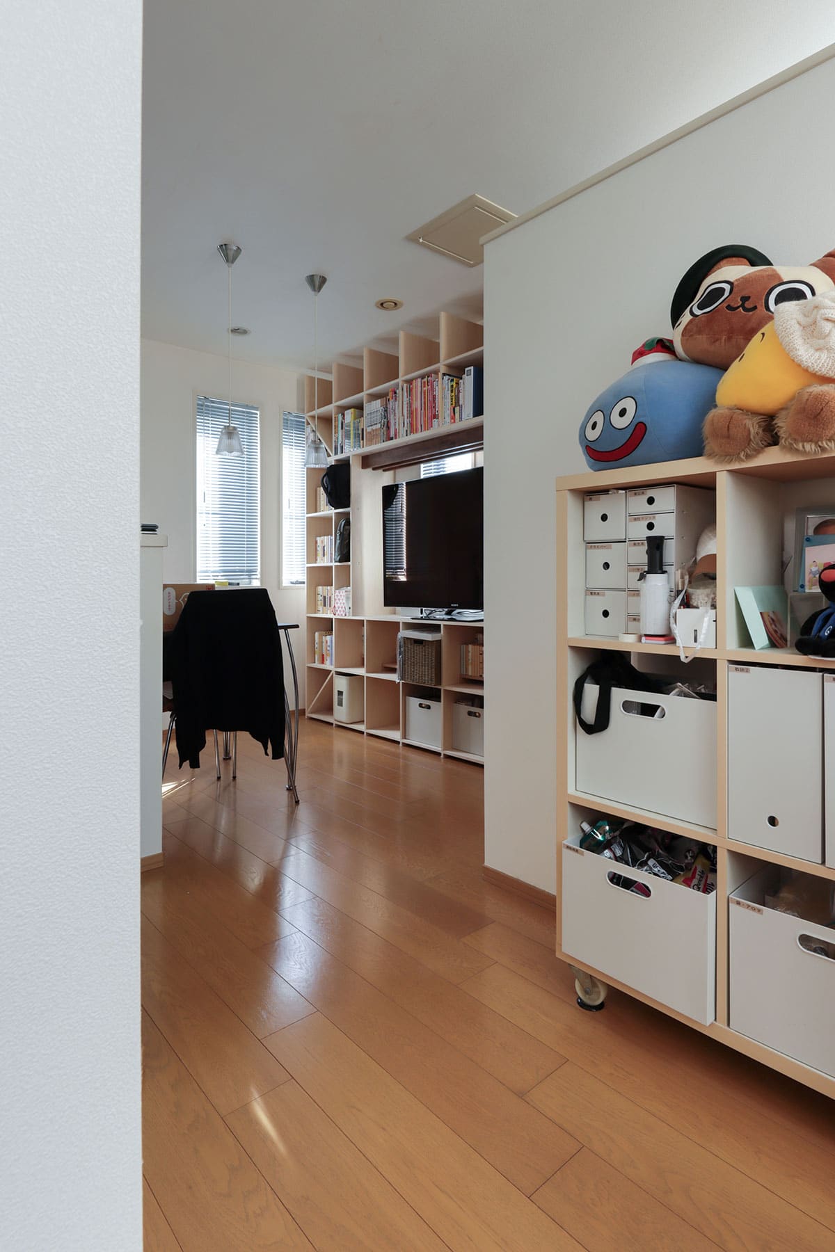 テレビ台と壁面収納を兼ねるおすすめ商品と収納の実例をご紹介！
