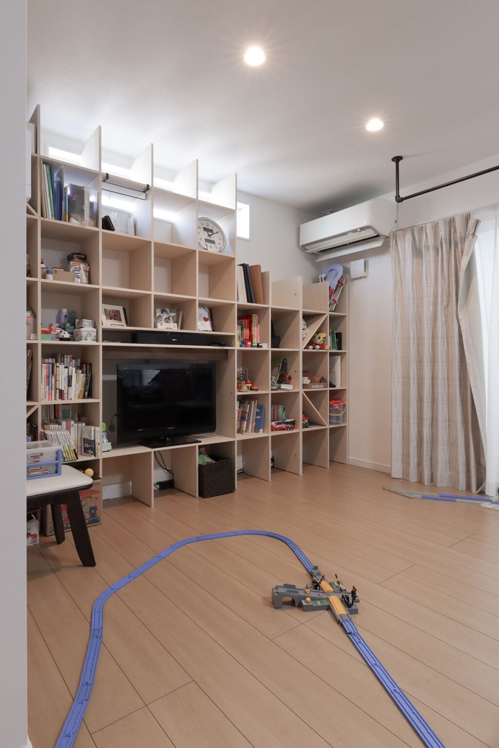 テレビ台と壁面収納を兼ねるおすすめ商品と収納の実例をご紹介!