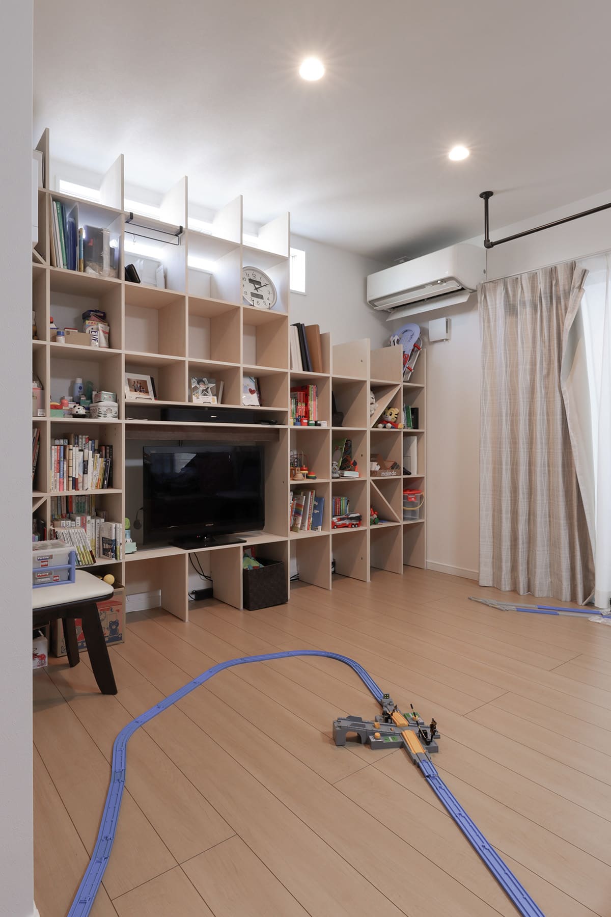 テレビ台と壁面収納を兼ねるおすすめ商品と収納の実例をご紹介！