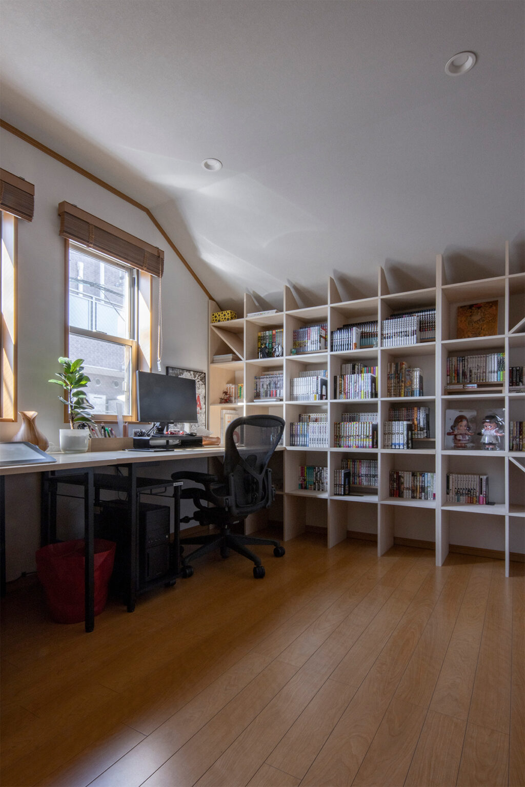 大容量でおしゃれな本棚の選び方⑤ 空間のサイズに合う本棚を選ぶ
