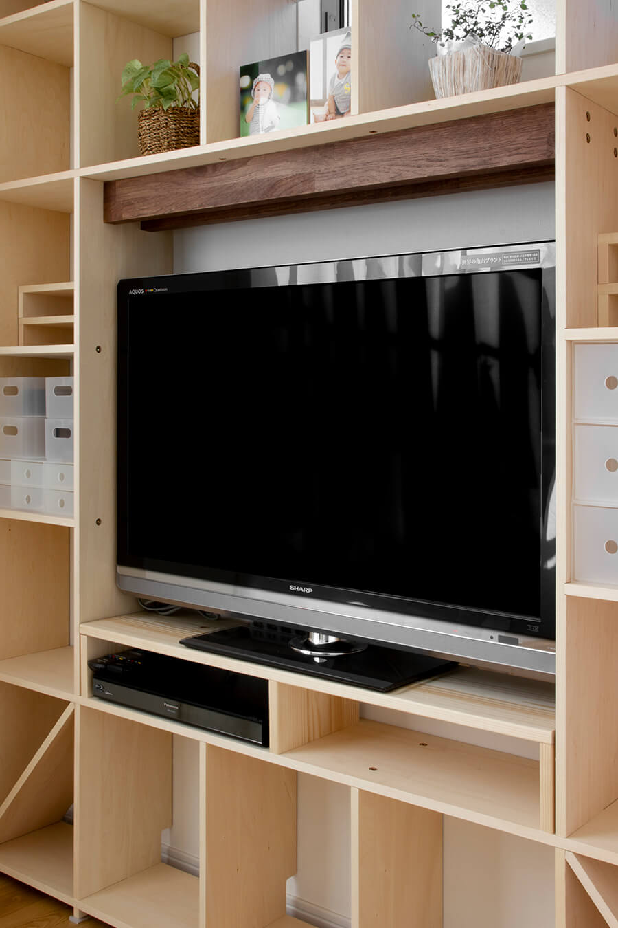 テレビ台と壁面収納を兼ねるおすすめ商品と収納の実例をご紹介!