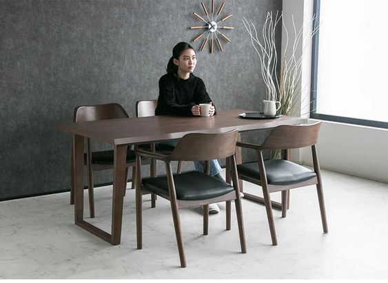 おしゃれで大きなダイニングテーブル③自然派なデザインをご自宅に。「LushRoom(ラッシュルーム)ダイニングテーブル 幅210×奥行90cm」