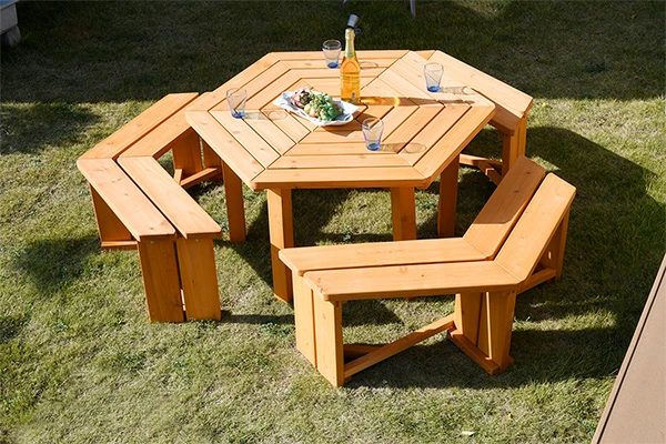 おしゃれな屋外テーブル③ 六角形のデザインが珍しい『YAMAZEN（ヤマゼン）ガーデンテーブルセット』