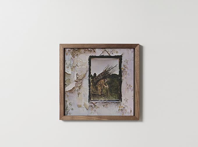 おすすめのおしゃれな木製額縁③ 「margherita(マルゲリータ)LPレコードを壁に飾る木製額縁」