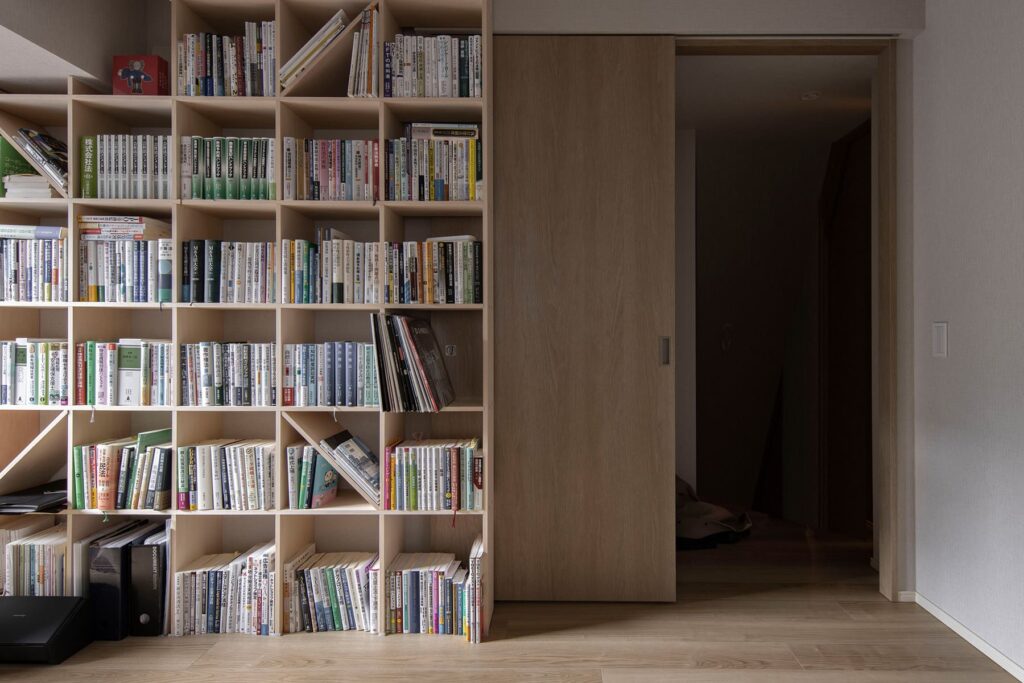 書斎の本棚 - Shelf 壁一面の本棚 奥行250mm - マルゲリータお客様事例