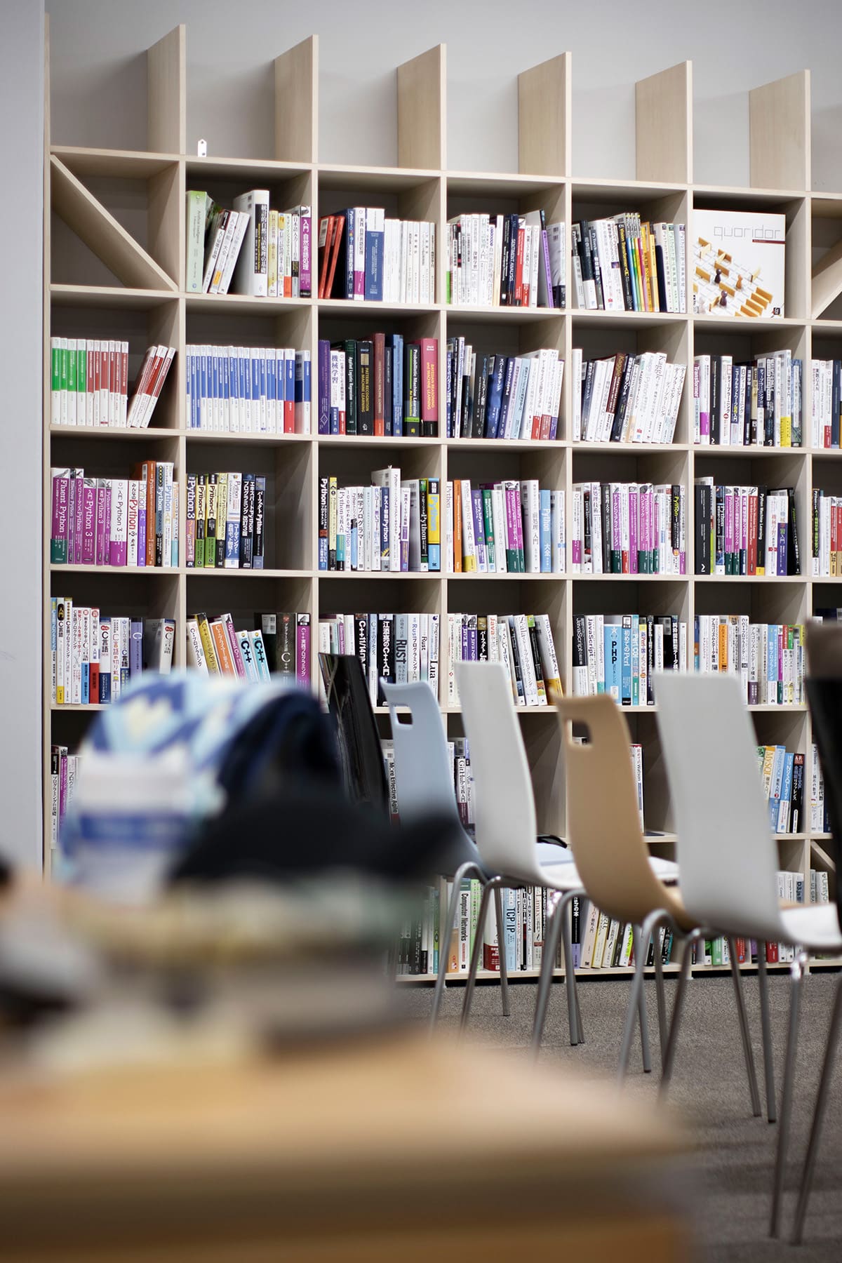 [File 730] 大学研究室の壁面本棚 - Shelf 壁一面の本棚 奥行350mm - マルゲリータお客様事例