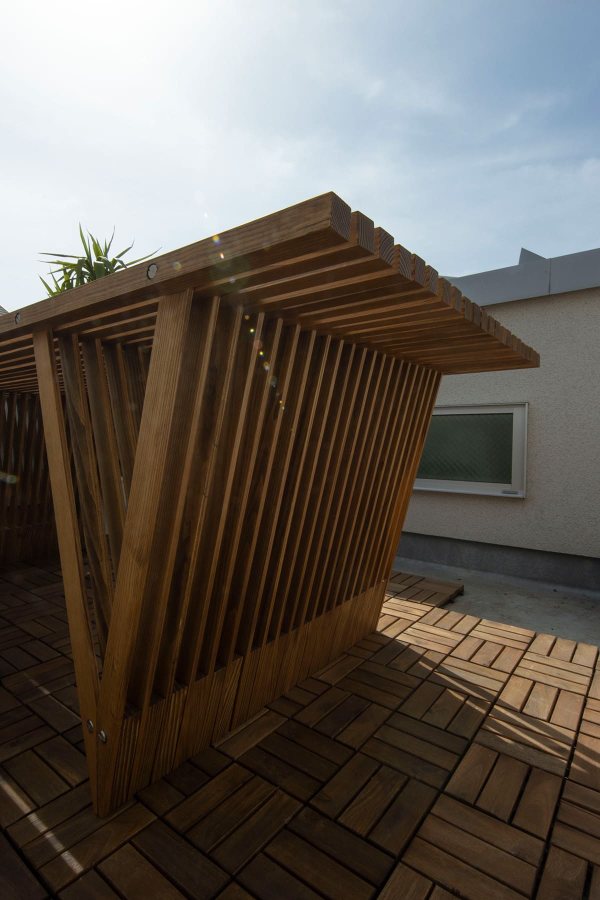 風で飛ばない屋上テラスのテーブル　- EXA デッキテーブル