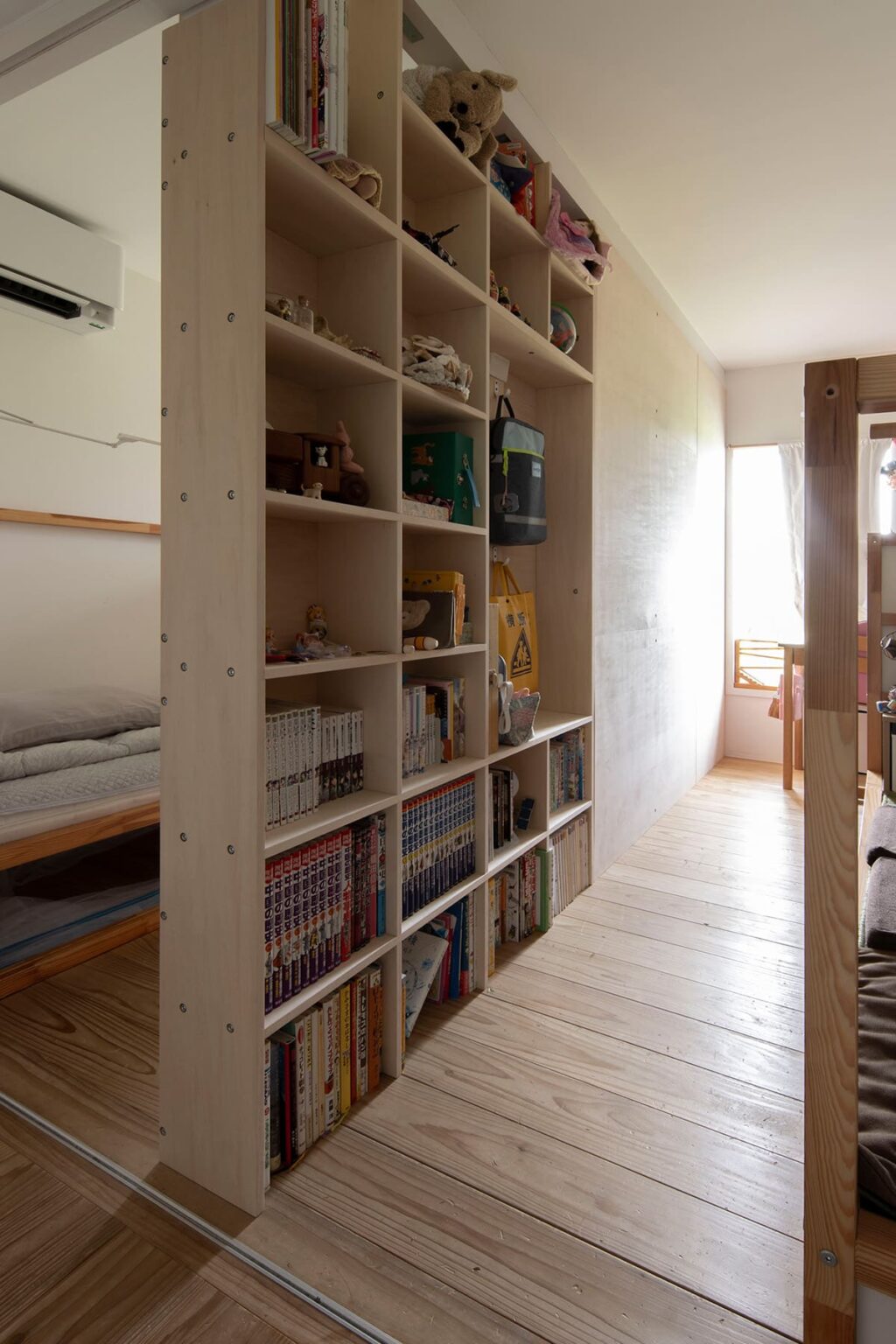 【File 760】本棚の間仕切りで子供室を作る - Shelf 壁一面の本棚 - マルゲリータお客様事例