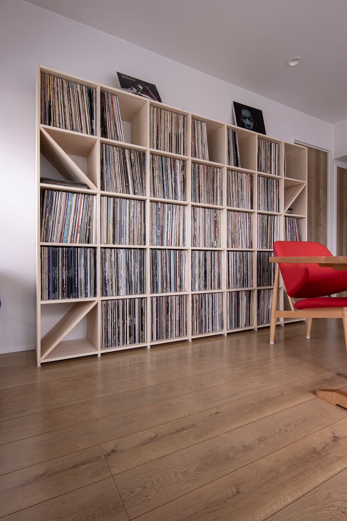【File 765】壁一面のレコード棚 - Shelf 壁一面の本棚 奥行350ｍｍ - マルゲリータお客様事例