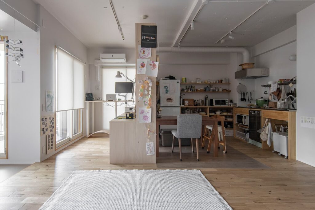 可動式の間仕切り壁を費用・価格を抑えて設置するには? 子供部屋にも最適なおしゃれ家具の事例を紹介