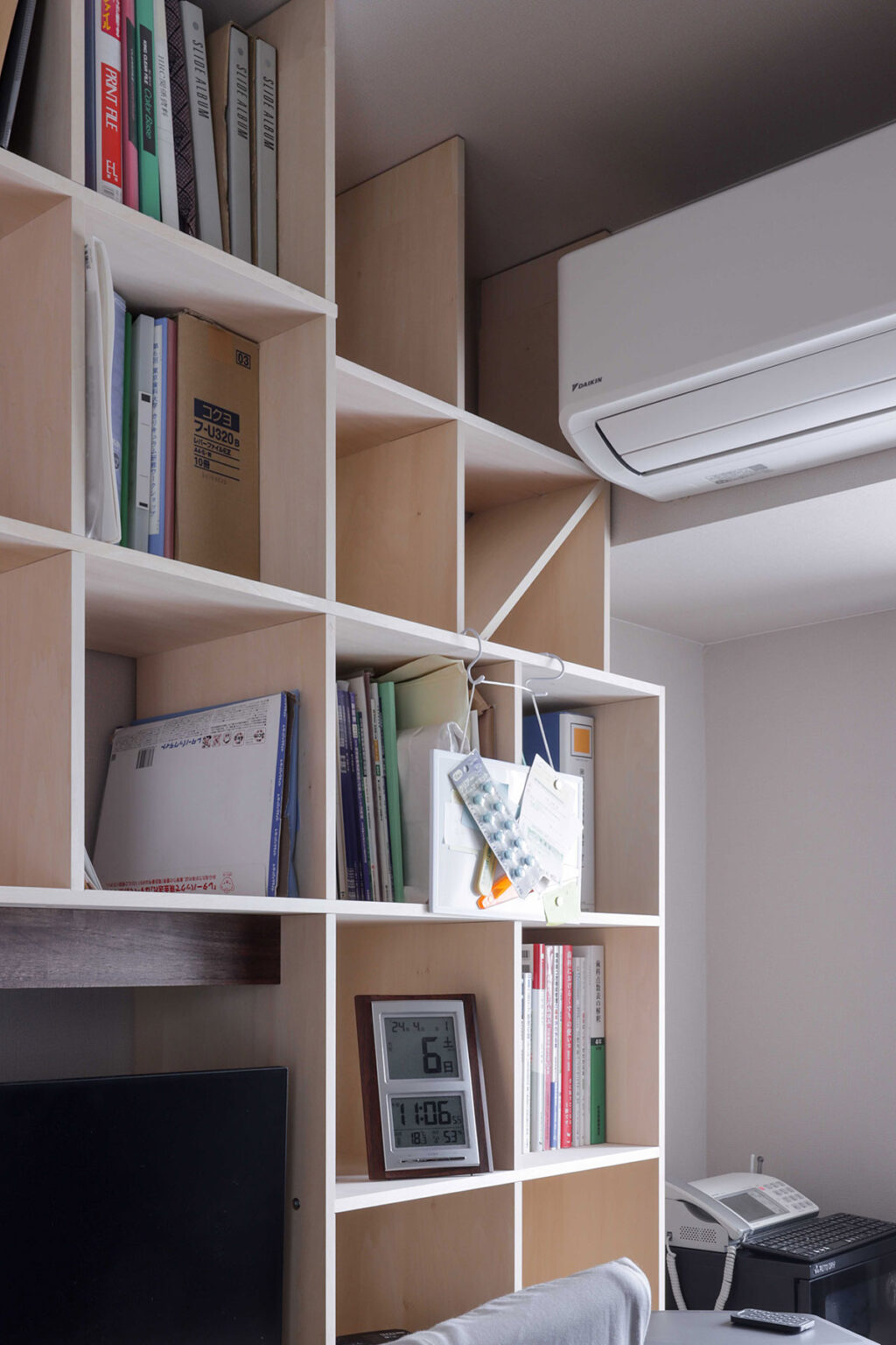 自宅にワークスペースをつくるアイデア 狭い部屋でもおしゃれな書斎の事例を紹介