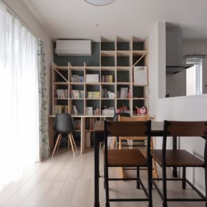 ダイニングルームの書斎スペース　- Shelf カウンター付き本棚 - マルゲリータお客様事例