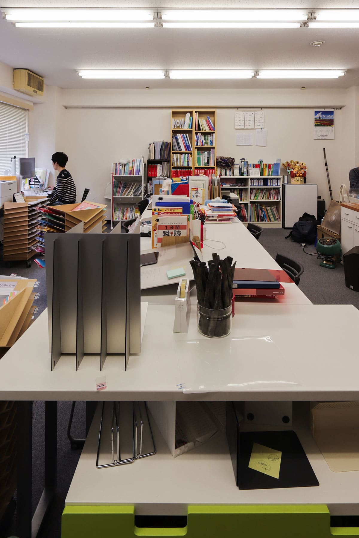 江戸川英語研究所 - Shelf 壁一面の本棚 奥行350mm/Shelf カウンター付き本棚 - マルゲリータお客様の声