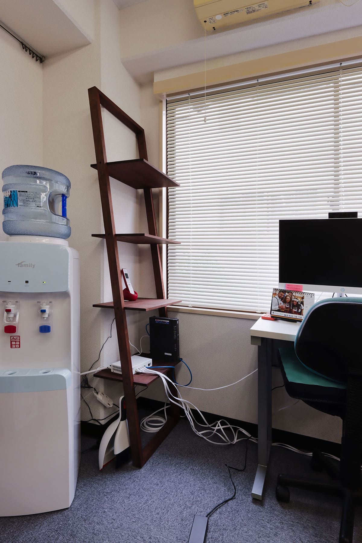 江戸川英語研究所 - Shelf 壁一面の本棚 奥行350mm/Shelf カウンター付き本棚 - マルゲリータお客様の声
