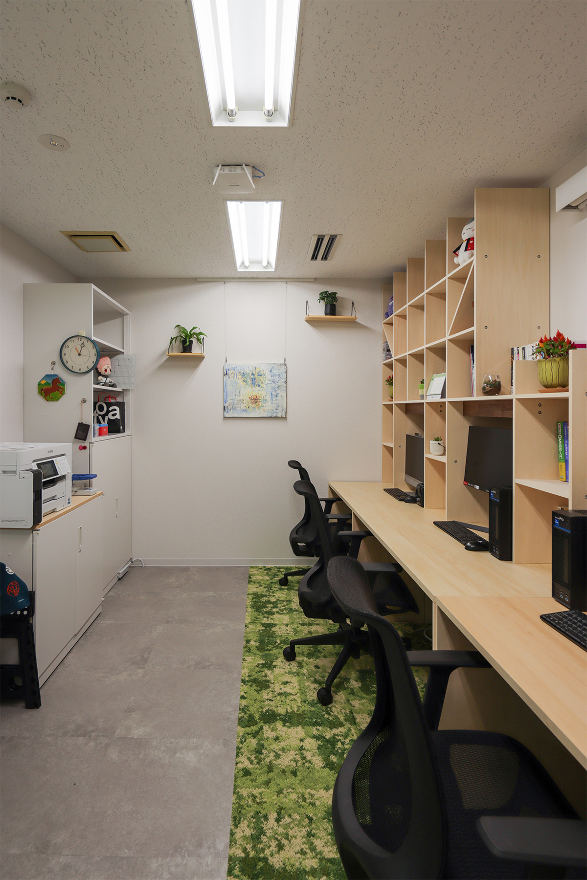 オフィスのワークデスク - Shelf カウンター付き本棚/アンダーカウンター本棚 - マルゲリータお客様事例